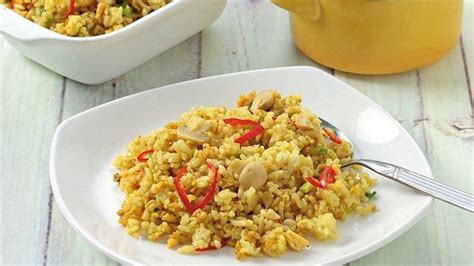 Bingung bagaimana mengolah resep masakan udang yang enak? Resep Nasi Goreng Kuning Udang Jamur, Bahan dan Cara Membuat Nasi Goreng Kuning Udang Jamur ...