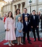 Federico y Mary de Dinamarca con sus hijos Christian, Isabel, Vicente y ...
