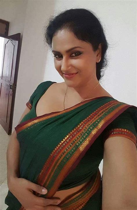 Xossip Indian Aunty Pin By Karthick On Hotieee Desi Beauty Beauty Actresses Pritchett