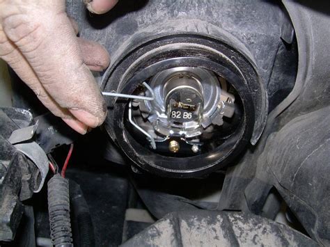 How To Change Your Headlight Bulb In 5 Minutes