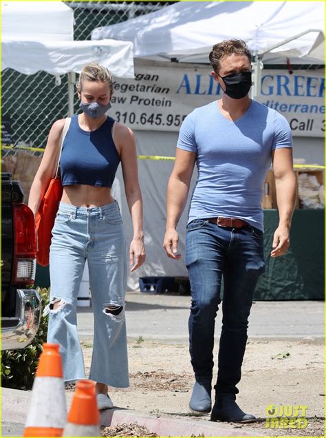 Photo Brie Larson Boyfriend Elijah Allan Blitz Trip To Farmers Market Photo Just