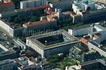 Berlin von oben - Bürogebäude des Geschäftshauses Otto-Wels-Haus Unter ...