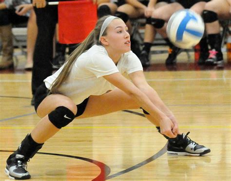 Rockford Volleyball Team Returns High Powered Offense In 2016
