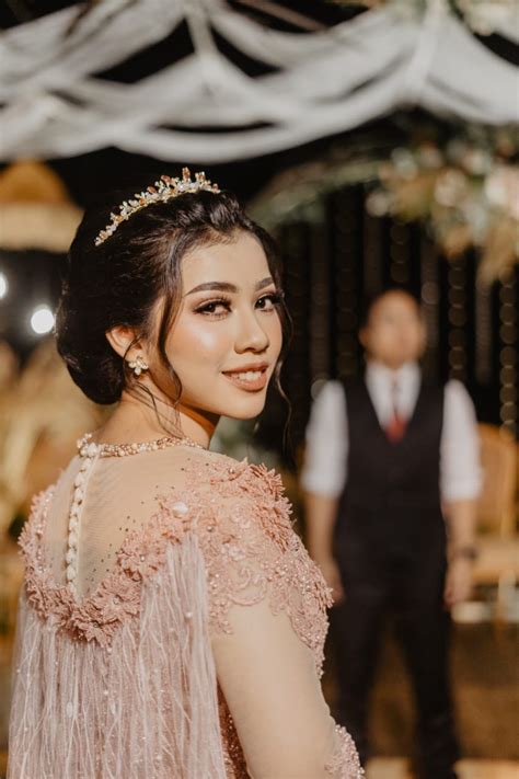 Kartika Nindya Jakahong Bridestory