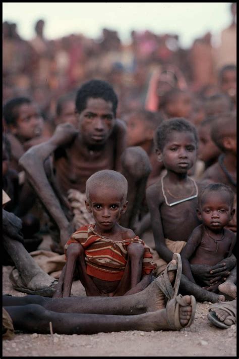 Crianças Africanas Com Fome