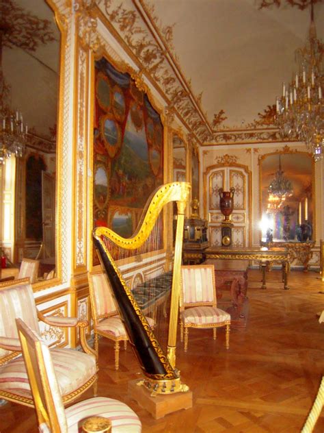 Loveisspeed The Château De Chantilly Is A Historic Château