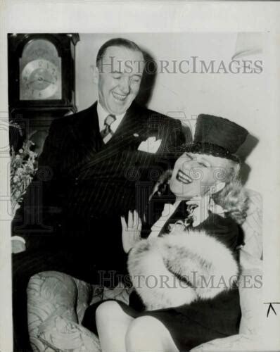 1946 Press Photo Comedian Stan Laurel And Wife Ida Kitaeva Raphael In