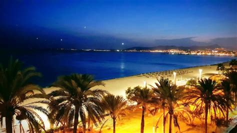 Costa blanca, costa brava, barcelona, andalusien, mallorca oder die. Spanien-Urlaub 2020: Sommer, Sonne, Strand und Schutzmaske