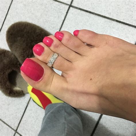 Twitter Feet Nails Red Toenails Pink Pedicure