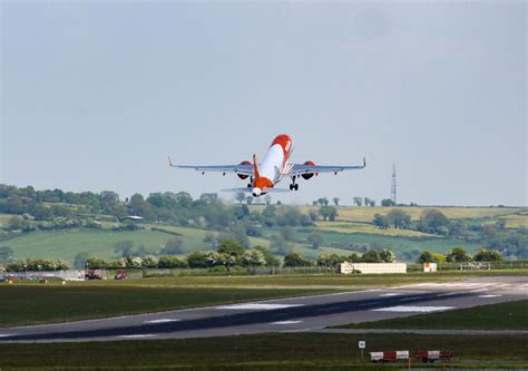 Planners Recommend Backing Bristol Airport Expansion