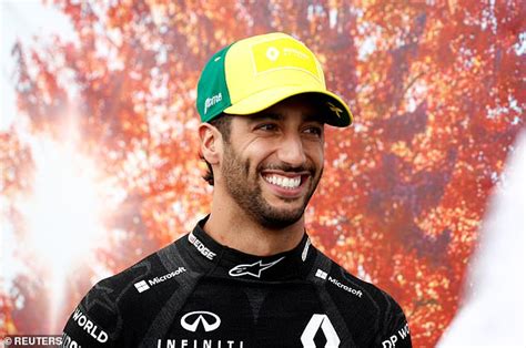 De agora em diante ele não poderia mais surfar, hobby preferido do australiano de 25 anos. F1 star Daniel Ricciardo reveals how he's been keeping ...
