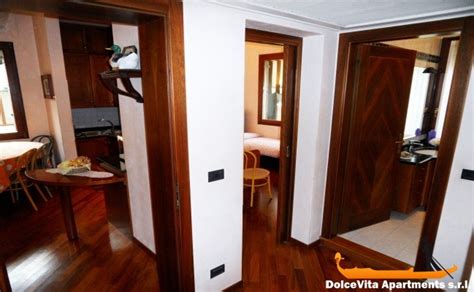 Trova gli orari di apertura e di chiusura dalla categoria appartamento vacanza a venezia ed altri dettagli come l'indirizzo, il numero di telefono, sito web. Casa Vacanze Venezia Centro • Appartamenti-a-Venezia.com