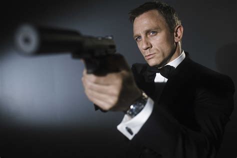 Starting all the way back in 1954 and stretching to 2020 and beyond, ian fleming's seminal international superspy has dominated the screen for over 6. James Bond (Daniel Craig) Uses iPad | Obama Pacman