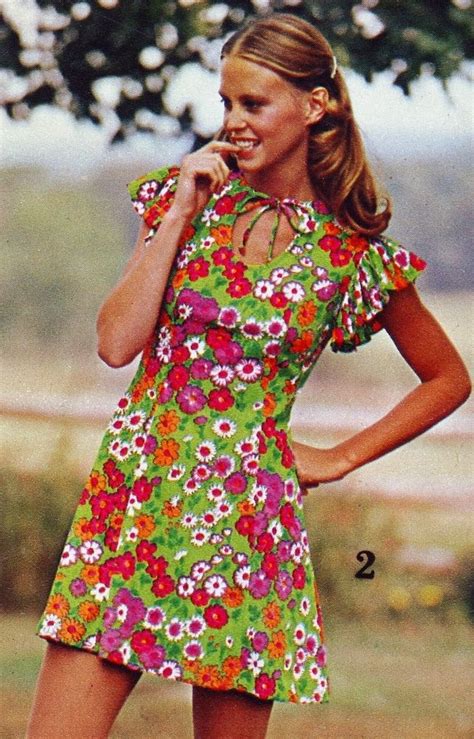 Vintage Fashion And Beauty Bright Floral Print Dress 1973 ♥ 70s