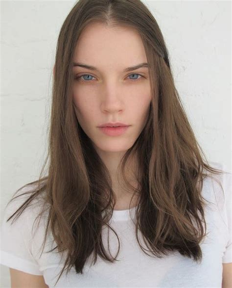 Megan Thompson Model Profile Photos And Latest News