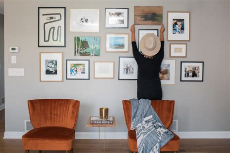 8 Steps To Create An Eclectic Gallery Wall Construction2style