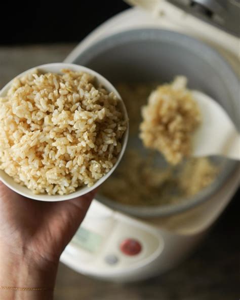 How To Cook Brown Rice In A Rice Cooker Perfect And Fluffly Results
