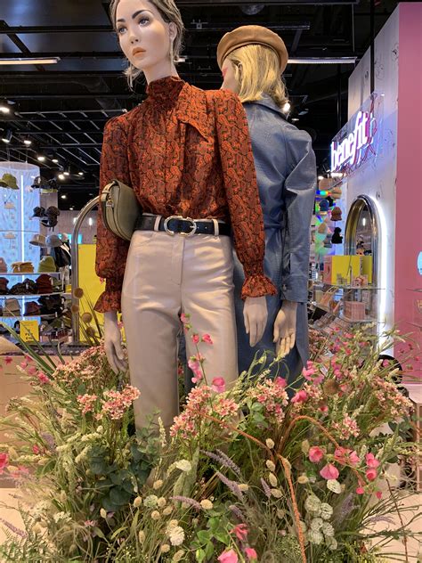 Spring Trends 2020 | Spring trends 2020, Mannequin styling, Trends 2020