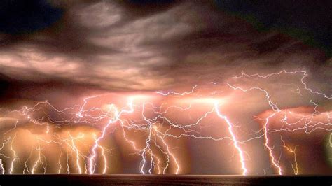 Sa Weather Tree Explodes As Lightning Strikes Sa In