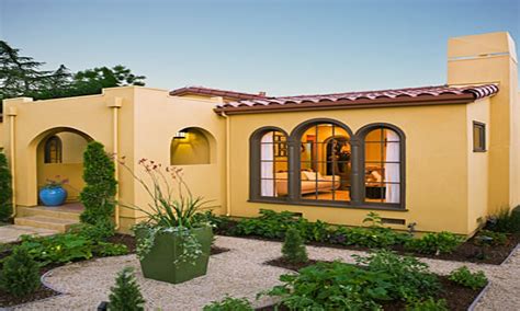 Hi guys, do you looking for spanish style homes with courtyards. Small Spanish Style House Plans Small Spanish Style House with Courtyard, small bungalow houses ...