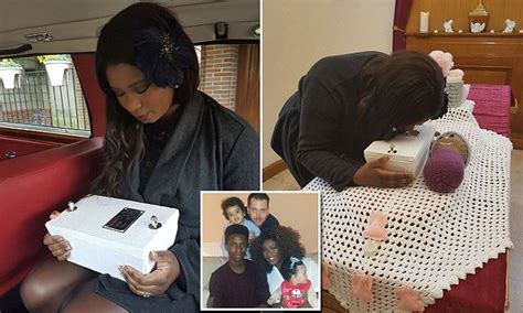 Mother Holds Funeral For Baby She Miscarried At 14 Weeks Daily Mail