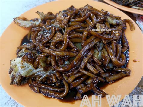 The hokkien mee (rm8 per portion) at the taman paramount branch was wetter but had a good aroma from the wok fire. Tried & Tasted 7 Best Hokkien Mee or Tai Lok Meen in KL ...