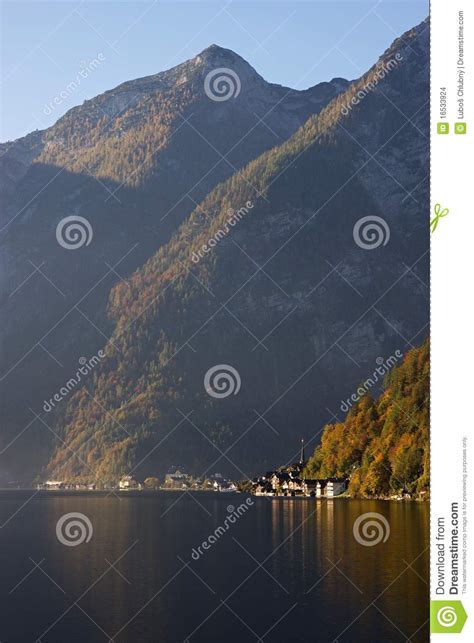 Mountain Lake Stock Photo Image Of Hallstattersee Range 16533924