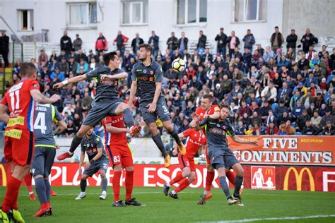 Dinamo is one of the two most successful football teams in romania, having won 18 romanian liga i titles, 13 romanian cups and 2 romanian supercups. Astăzi, ora 21:00 »» FC Botoșani- Dinamo! - Monitorul de Botoșani