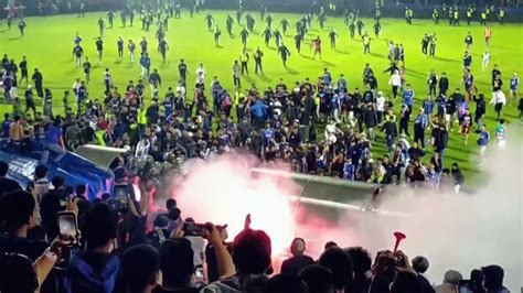 Kerusuhan Sepak Bola Liga 1 Di Indonesia Tewaskan 125 Orang ｜ 公視新聞網 Pnn