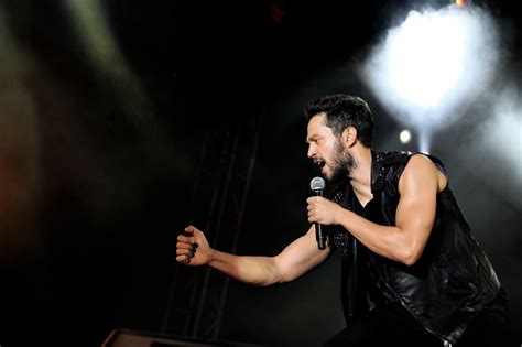 Pinterest murat boz dövme kalıp ~ murat … Murat Boz - Eskişehir Yedigün Konseri | Konserler, Hayat ...