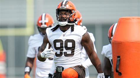 Zadarius Smith Excited To Have Hand In The Dirt With Browns Paired
