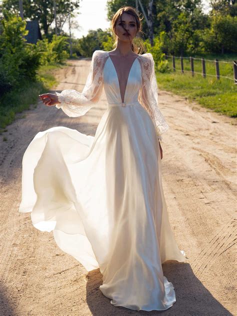 A Line Wedding Dress With Lace Bishop Sleeves
