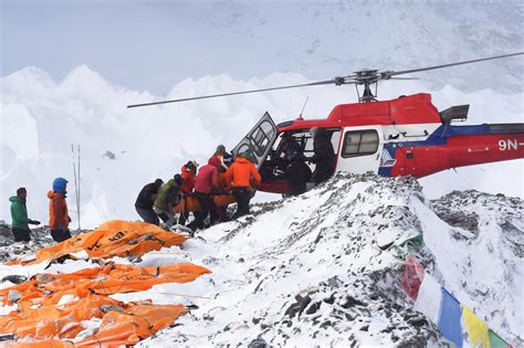 Dead Bodies Exposed On Mount Everest As Glaciers Melt