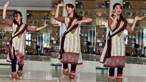 Madhuri Dixit Amazing Kathak Dance Performance In Home Quarantine Time Teaching Dance In