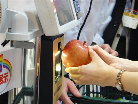 New Grocery Checkout Scanner Identifies Produce And Packaged Goods