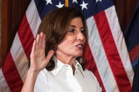 Kathy Hochul Sworn In As New Yorks First Woman Governor Inquirer News