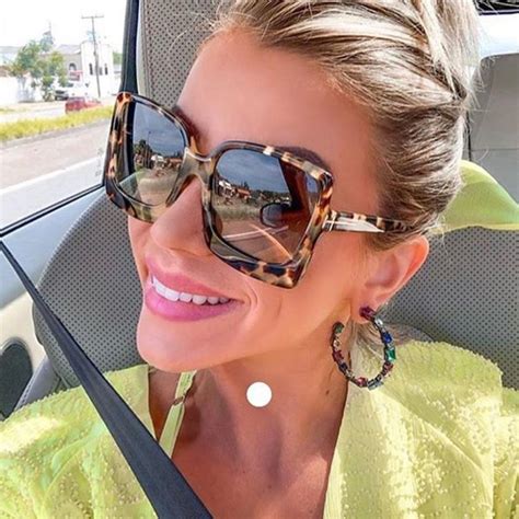 Dandt New Fashion Oversized Women Sunglasses Brand Designer Plastic