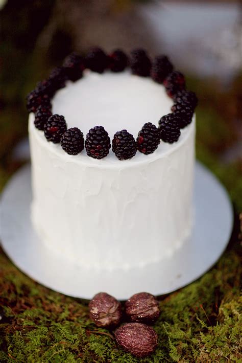 Blackberry Wedding Cake Elizabeth Anne Designs The Wedding Blog