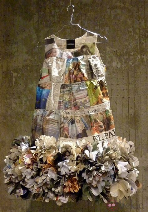 Vestido De Papel De Aspesi Con Bajo Floral Recycled Outfits Recycled