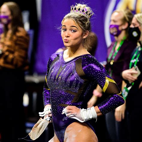 News And Report Daily 螺廊 Inside The Life Of Olivia Dunne The Lsu Gymnast Cashing In Big On Nil