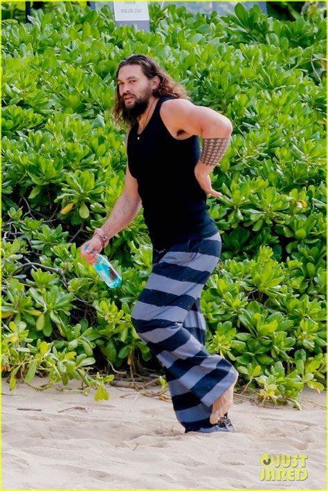 photo jason momoa hits the beach in hawaii to promote aquaman 04 hot sex picture