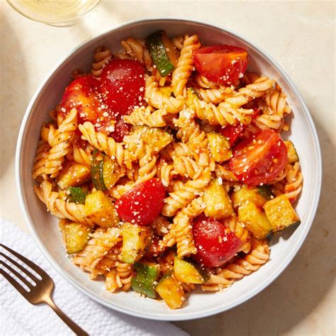 Recipe Fresh Fusilli Pasta With Summer Vegetables Blue Apron