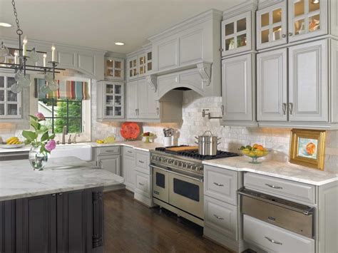 As leading cabinet manufacturers for over 50 years, wellborn cabinet has the perfect cabinet for you. Gallery (With images) | Kitchen cabinet door styles, Semi ...