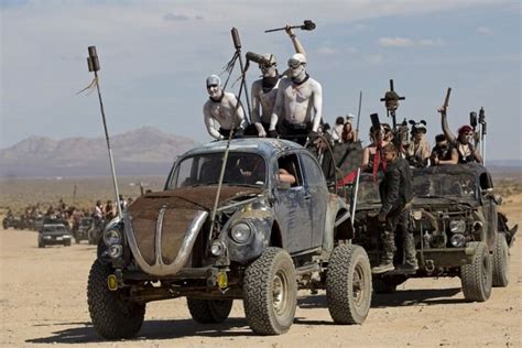 Fury (conocida en españa como corazones de acero y en hispanoamérica como corazones de hierro) es una película bélica estadounidense de 2014 centrada en la segunda guerra mundial, dirigida y escrita por david ayer. Wasteland Weekend 2015 Looks Like A Scene Of Out Mad Max ...