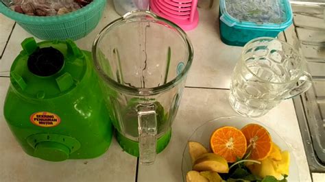 Masukan mangga, air dan gula pasir. Cara Membuat Jus Langsing Joyjus | Resep Bunda Rumahan