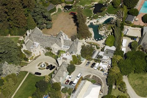 Top 5 Most Outrageously Expensive Celebrity Mansions Trend Police
