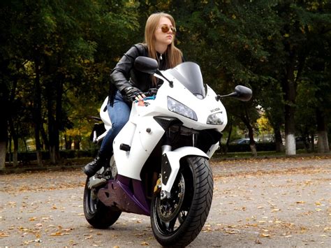 Why Girls Wanna Ride A Motorcycle Is They Look More Hot On Bikes