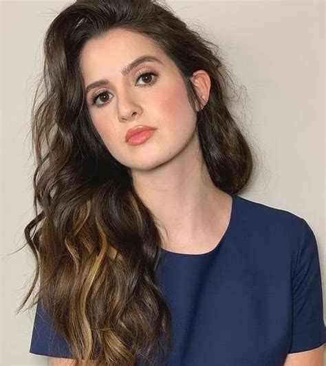 Laura Marano Biography Wiki Height Age Boyfriend And More Social