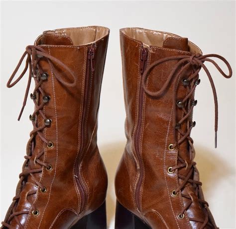 Vintage Brown Leather Granny Lace Up Front Boots With 2 Heel Womens Us