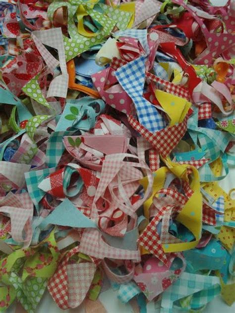 Knit is not exactly the best fabric in the world to use as a ground for hand embroidery. Vingette and Hexie's... | Bee in my bonnet, Bee embroidery ...